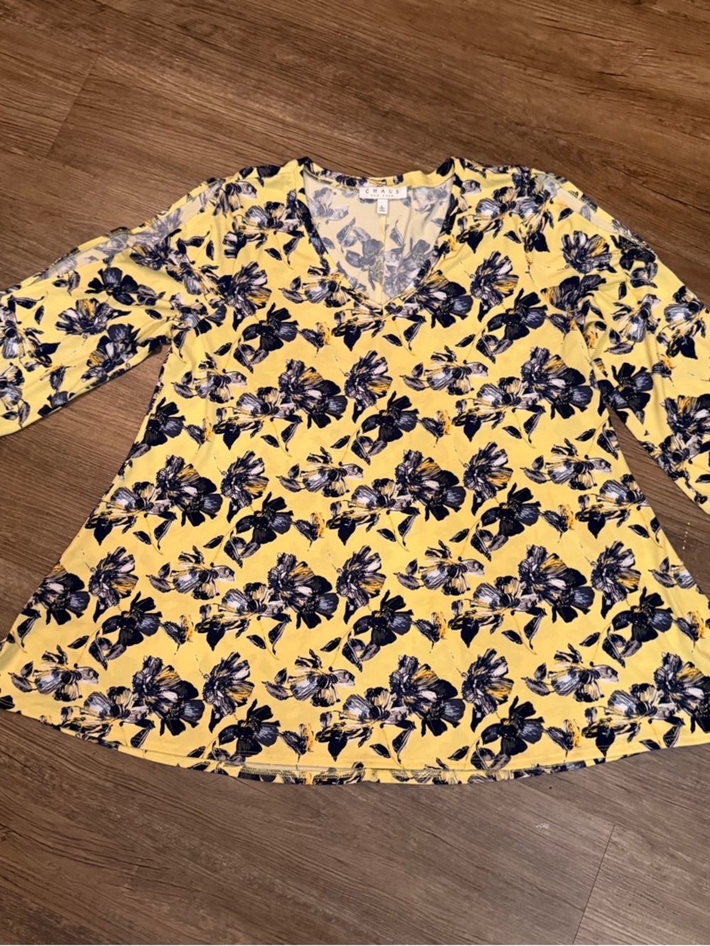 Chaus Yellow V‑Neck Floral Pullover Top